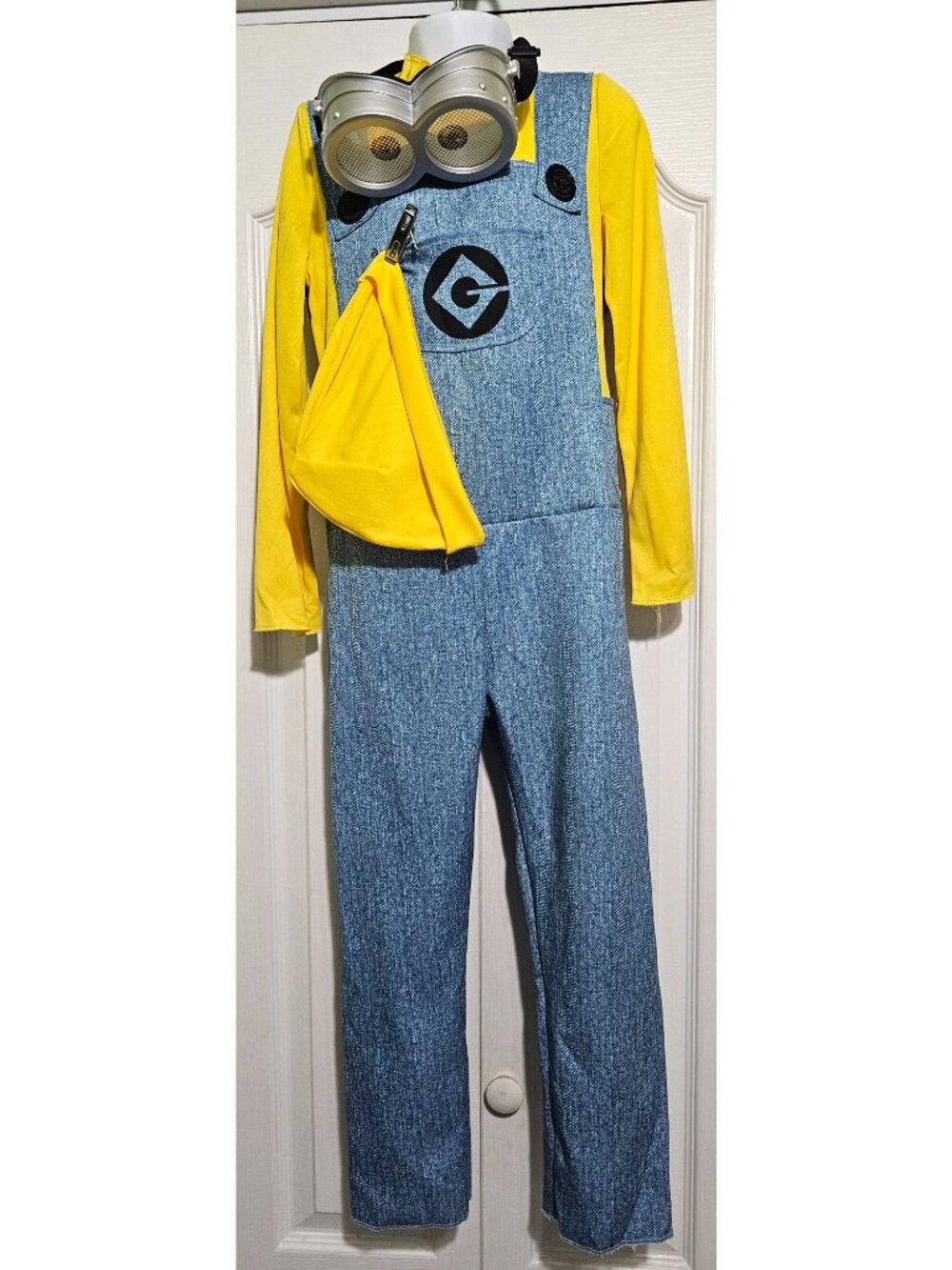 Despicable Me Minion Bob Jumpsuit Costume Goggles Beanie Kids 4-6 Disguise NWOT